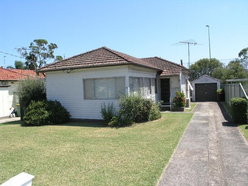 9 Shellcote Road, Greenacre NSW 2190