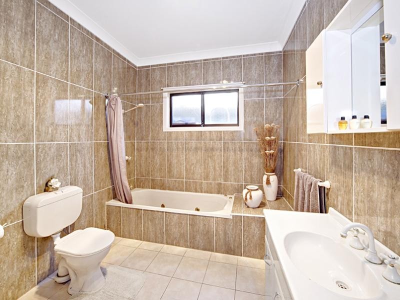 90 Boronia Road, Greenacre NSW 2190