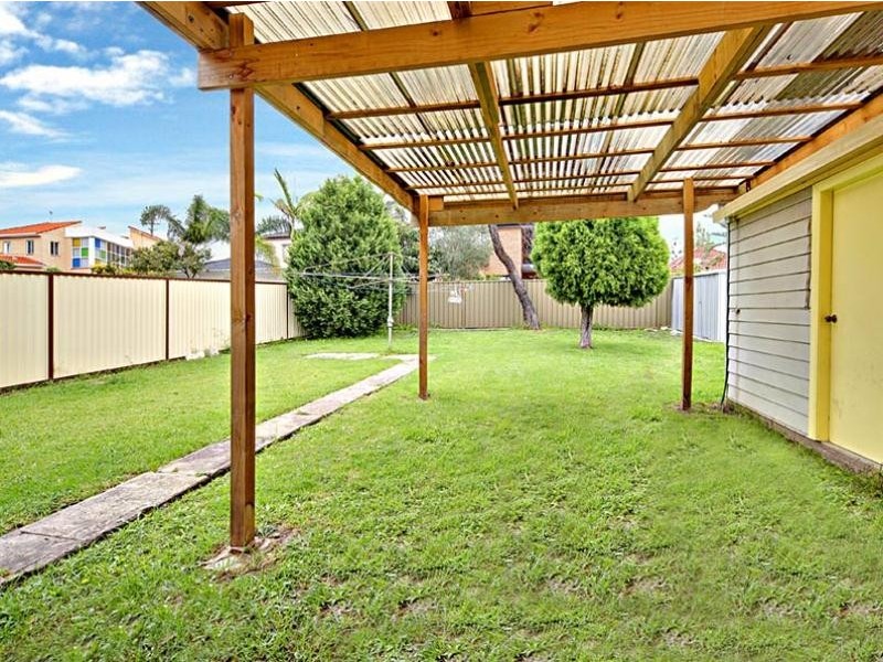 27 Margaret Street, Greenacre NSW 2190