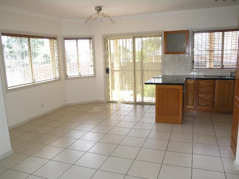 1/14 Napoleon Road, Greenacre NSW 2190