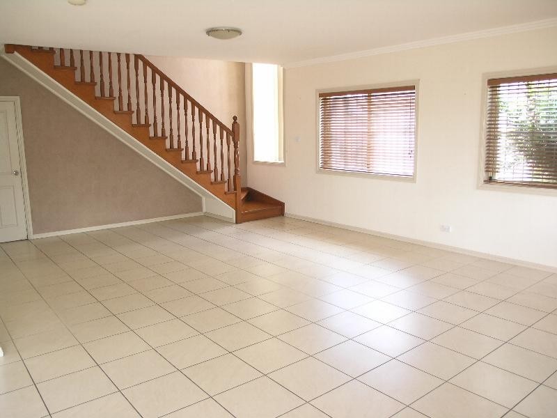 1/14 Napoleon Road, Greenacre NSW 2190