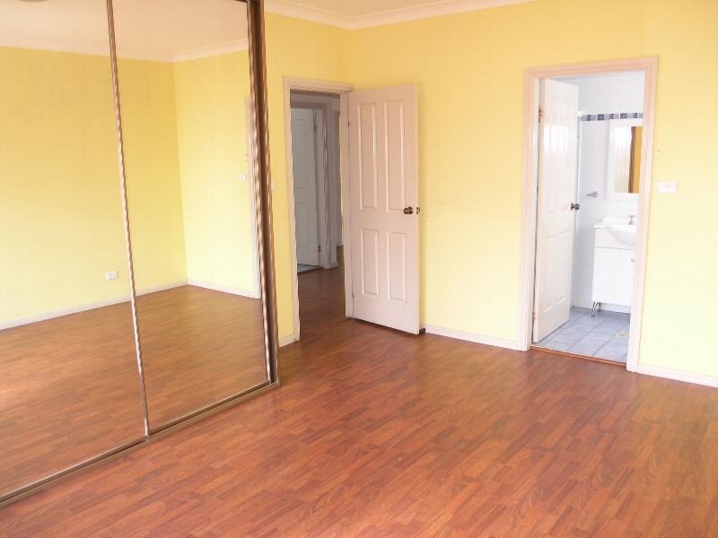 1/14 Napoleon Road, Greenacre NSW 2190