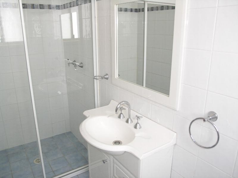 1/14 Napoleon Road, Greenacre NSW 2190