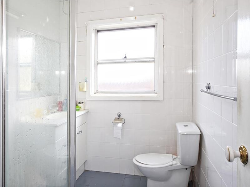 4 Solomon Court, Greenacre NSW 2190