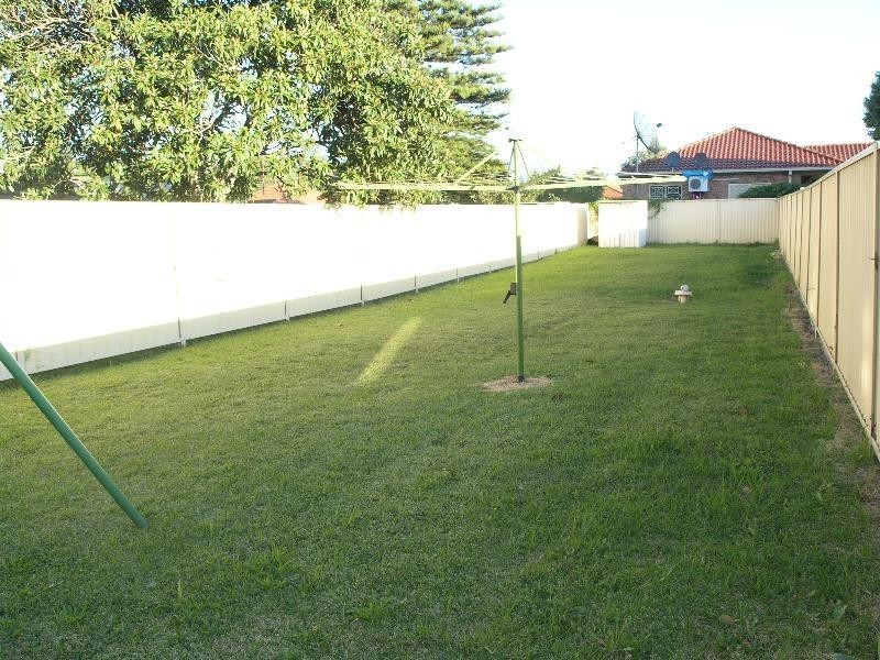 47 Russell Street, Greenacre NSW 2190