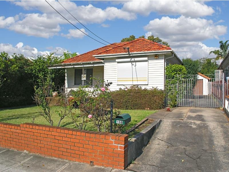 168 Juno Parade, Greenacre NSW 2190