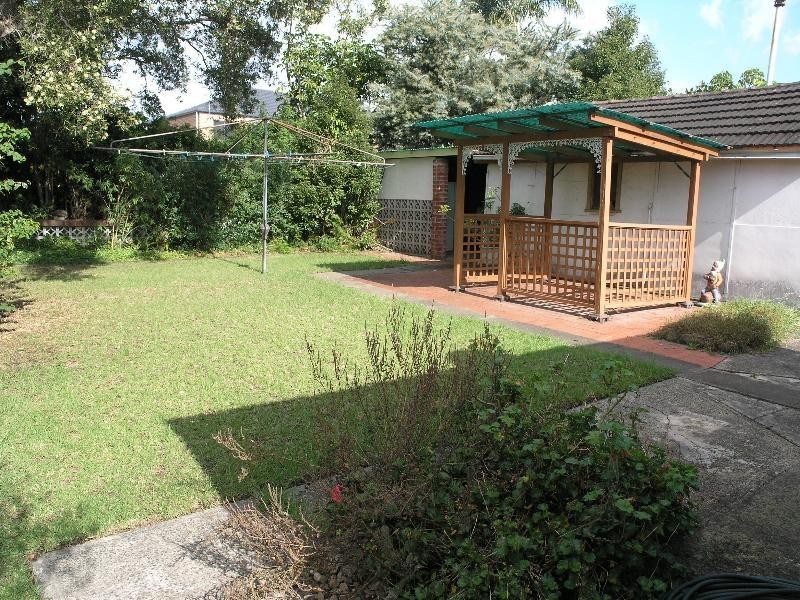 168 Juno Parade, Greenacre NSW 2190