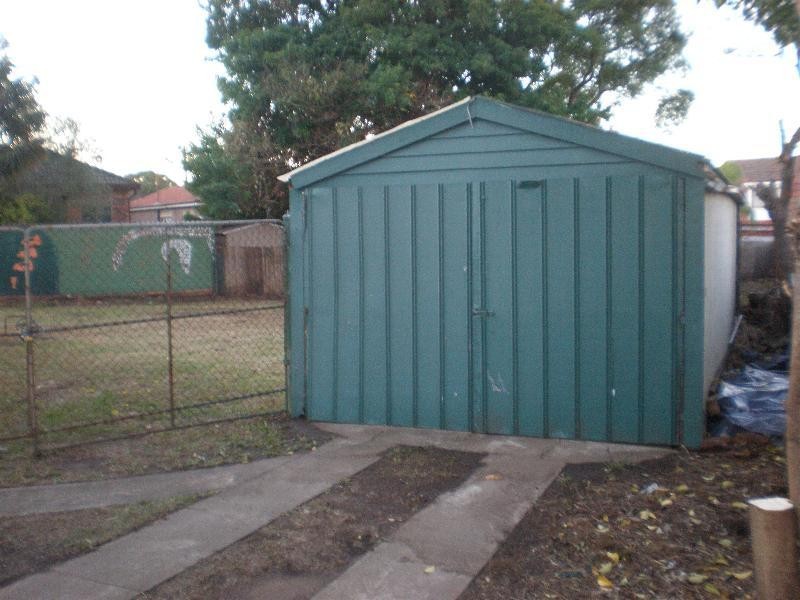 4 Edgar Crescent, Belfield NSW 2191