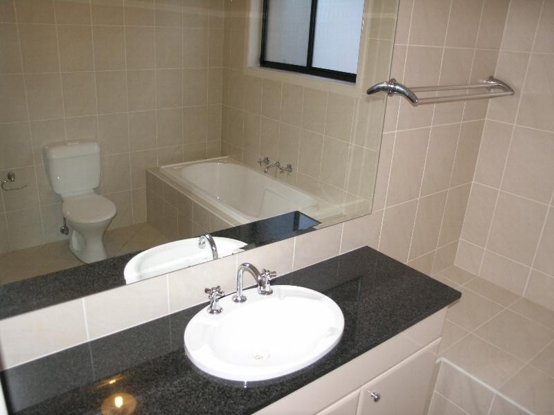 1/70 Waterloo Road, Greenacre NSW 2190