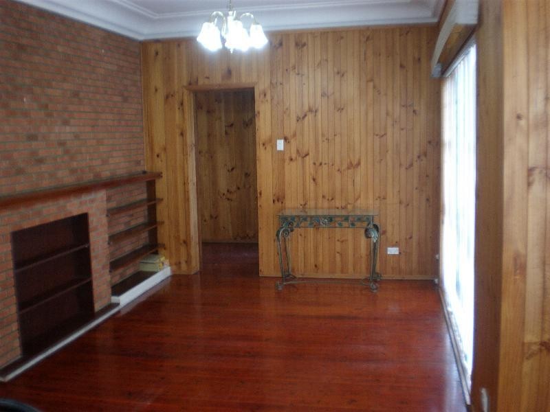 1 Nockolds Avenue, Punchbowl NSW 2460