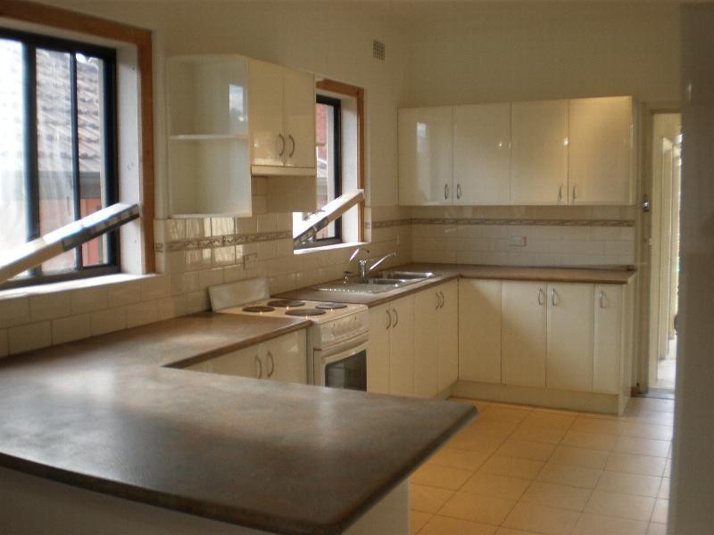 1 Nockolds Avenue, Punchbowl NSW 2460