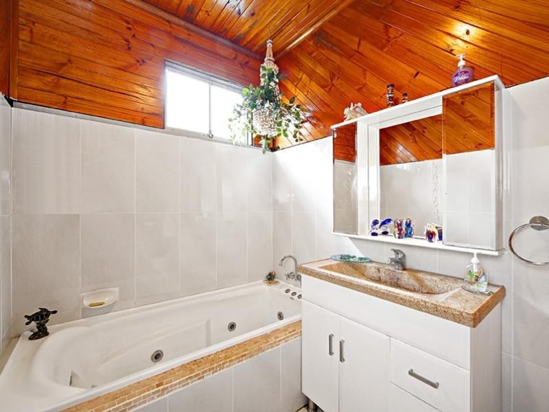 207 Juno Parade, Greenacre NSW 2190