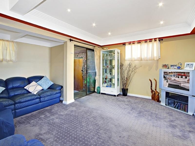 207 Juno Parade, Greenacre NSW 2190