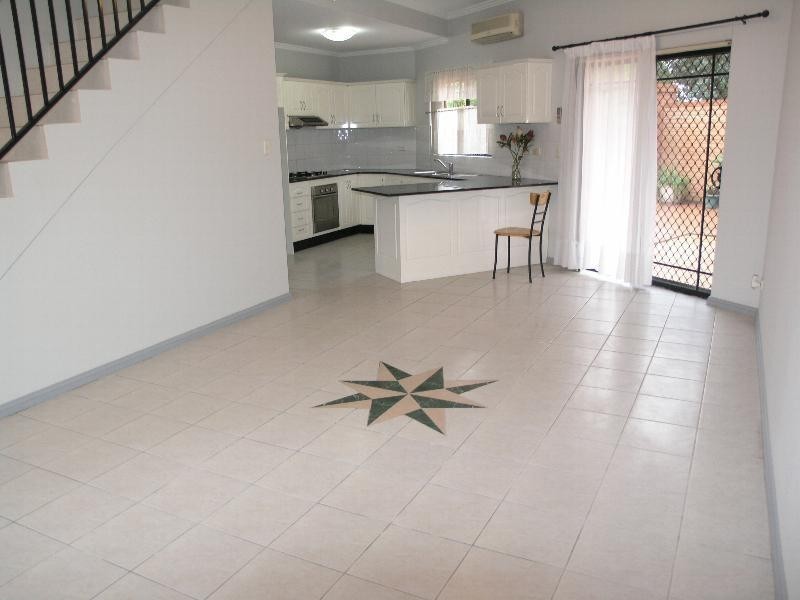 4/93 Northcote Road, Greenacre NSW 2190