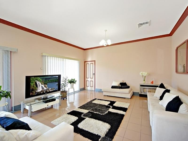 111 Acacia Avenue, Greenacre NSW 2190