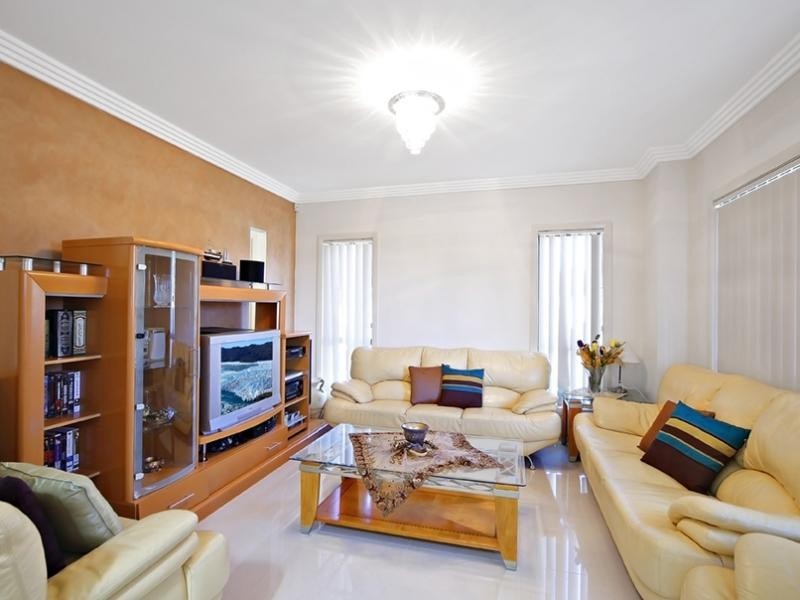 1/2 Highview Avenue, Greenacre NSW 2190