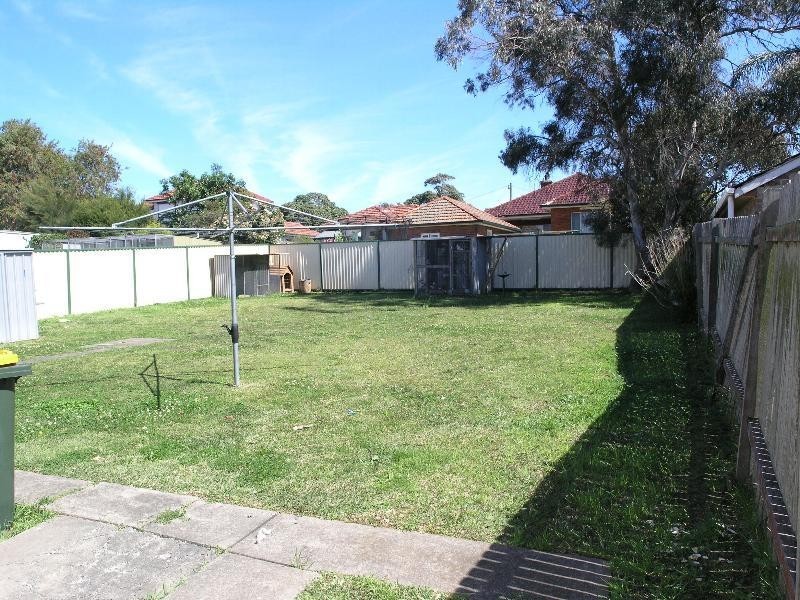 31 Hebe Street, Greenacre NSW 2190