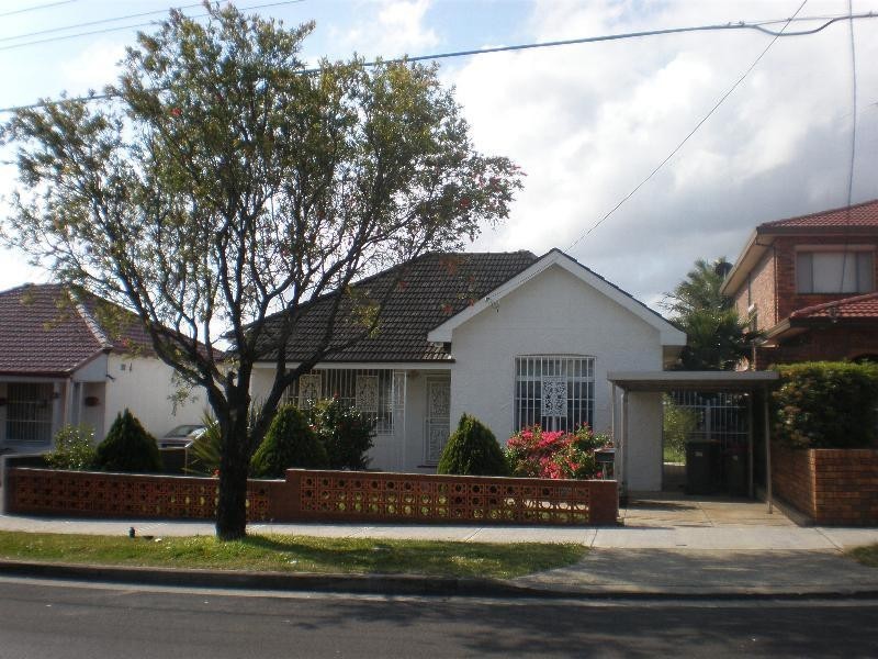 34 Rawson Road, Greenacre NSW 2190