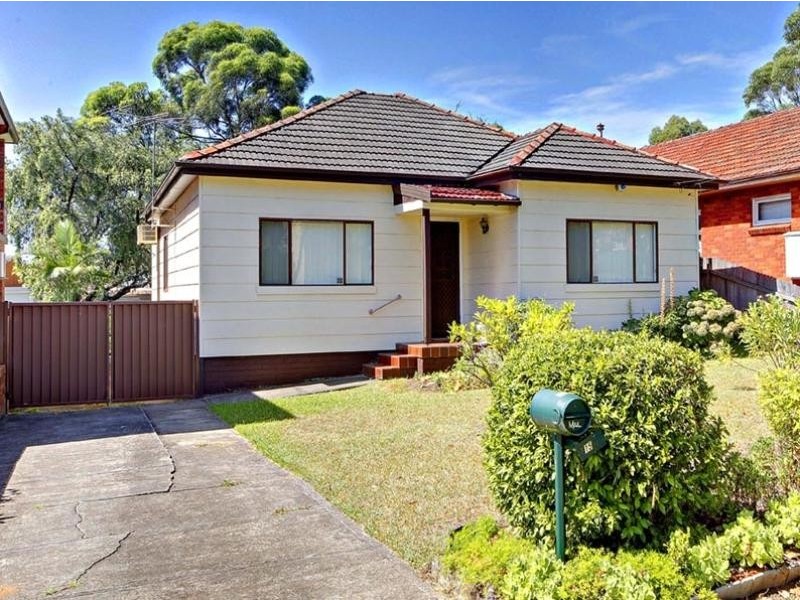 15 Chiswick Road, Greenacre NSW 2190