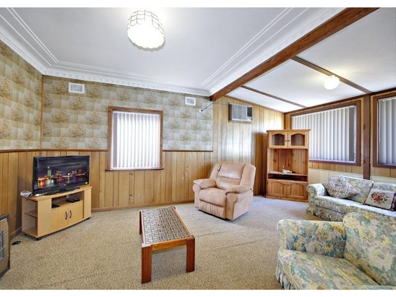 15 Chiswick Road, Greenacre NSW 2190