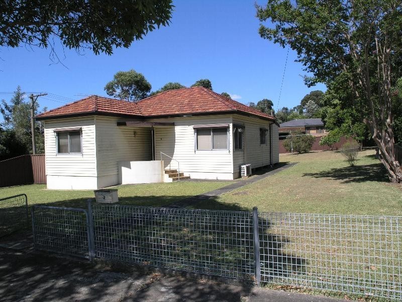 2 Sylvanus Street, Greenacre NSW 2190