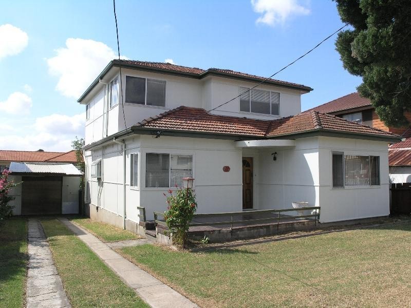 32 Margaret Street, Greenacre NSW 2190