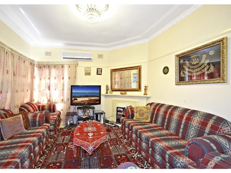 19 Shellcote Road, Greenacre NSW 2190