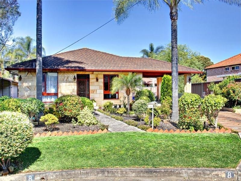 8 Welch Avenue, Greenacre NSW 2190