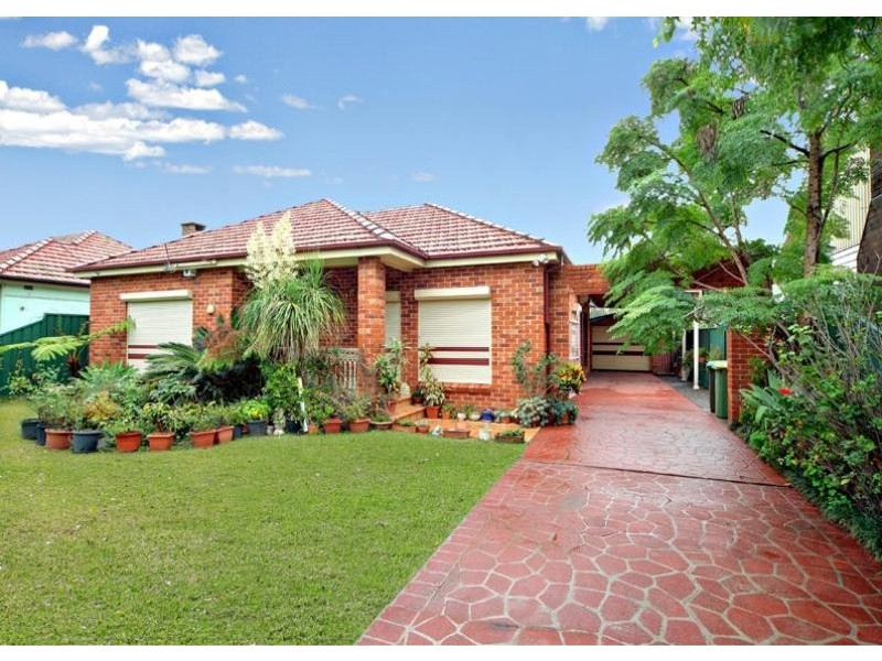 128 Roberts Road, Greenacre NSW 2190