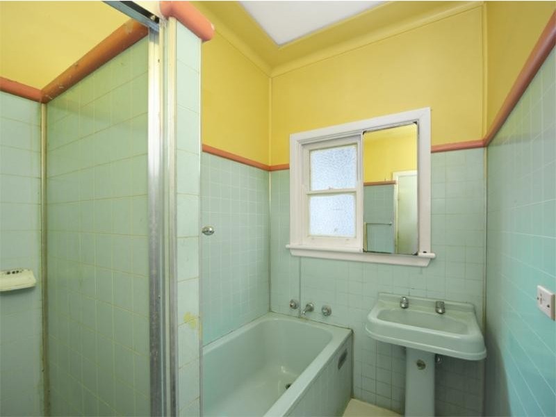4 Tennyson Road, Greenacre NSW 2190