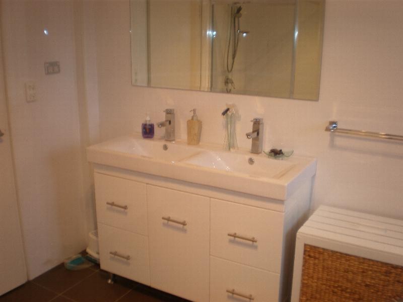 2/20 Banksia Road, Greenacre NSW 2190