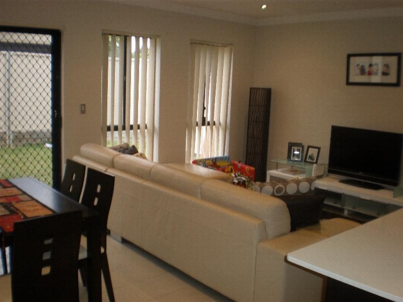 2/20 Banksia Road, Greenacre NSW 2190