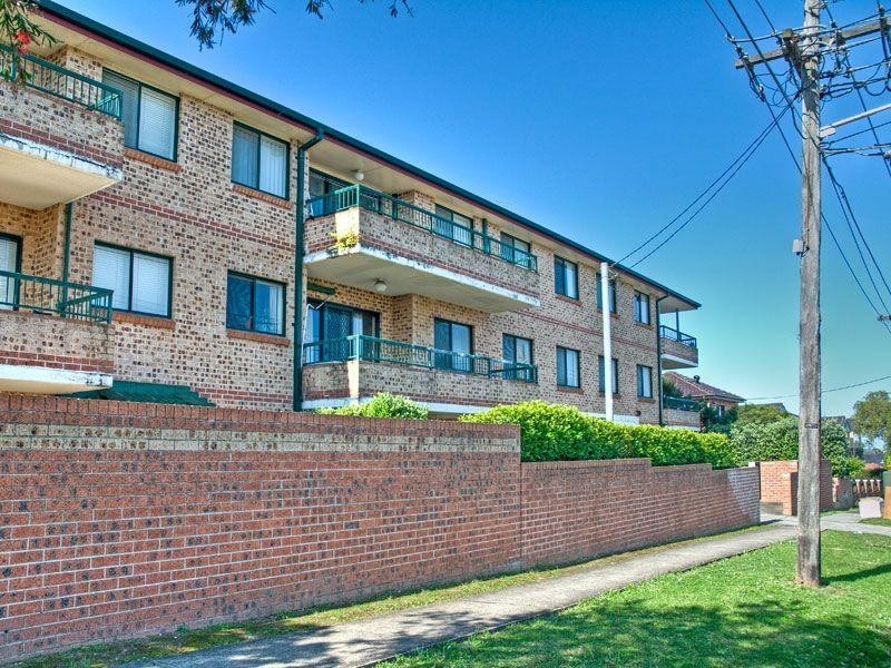 9/61 Tennyson Road, Greenacre NSW 2190