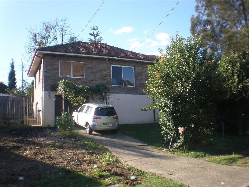 2 Sealy Street, Greenacre NSW 2190