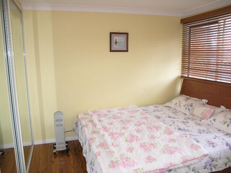 1/8 a Chiswick Road, Greenacre NSW 2190