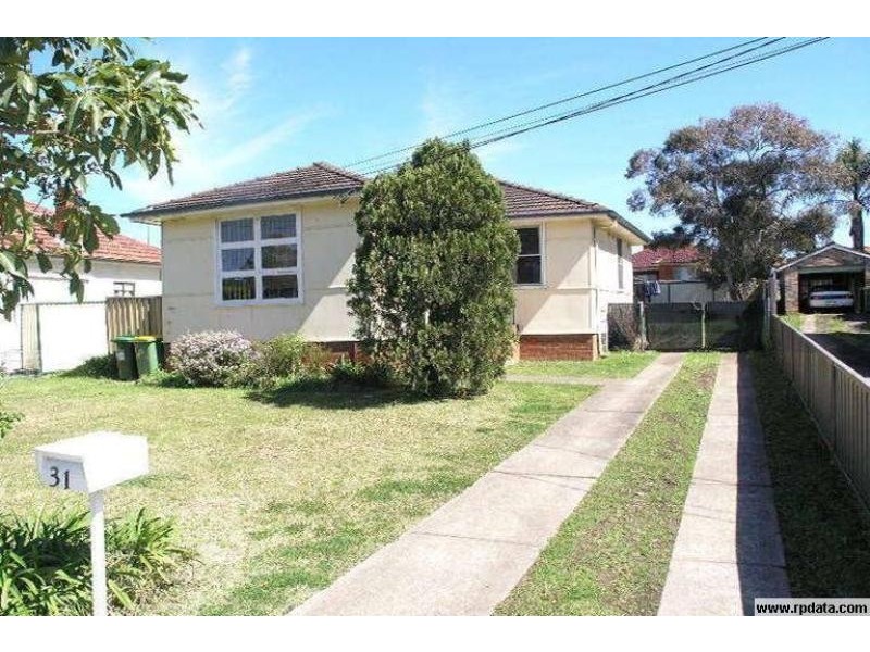 31 Hebe Street, Greenacre NSW 2190