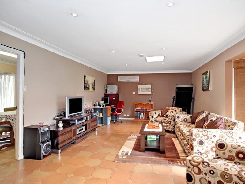 13 Peter Crescent, Greenacre NSW 2190