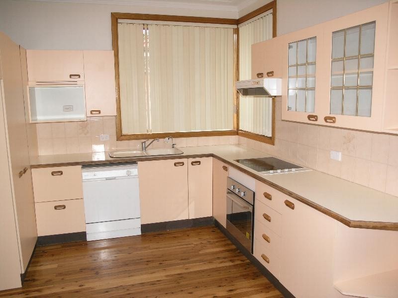 6 Solomon Court, Greenacre NSW 2190