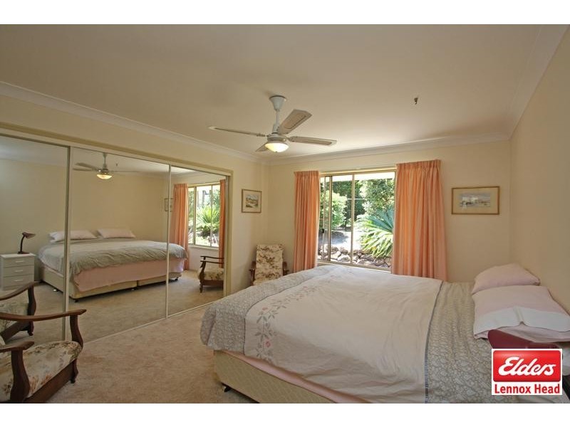 8 The Crest, Lennox Head NSW 2478