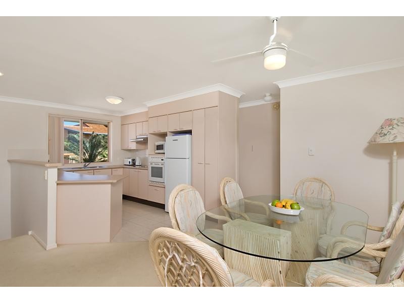 2/4 Pinnacle Row, Lennox Head NSW 2478