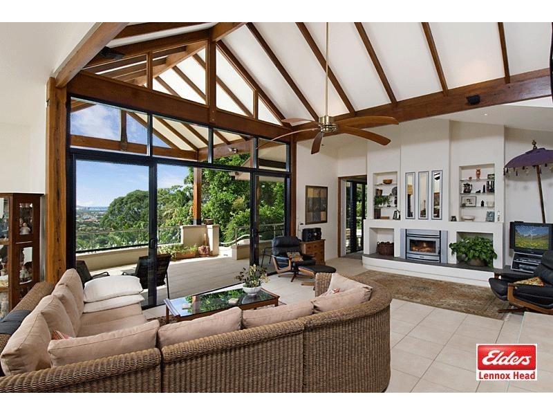 8 Stonehenge Place, Lennox Head NSW 2478