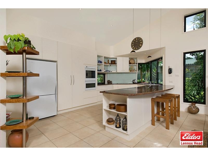 8 Stonehenge Place, Lennox Head NSW 2478