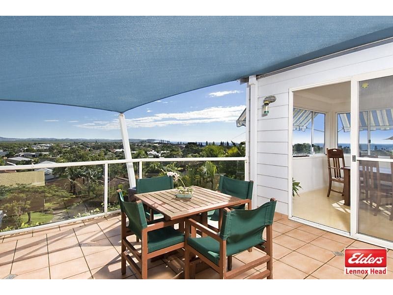 2/11 Sunrise Crescent, Lennox Head NSW 2478