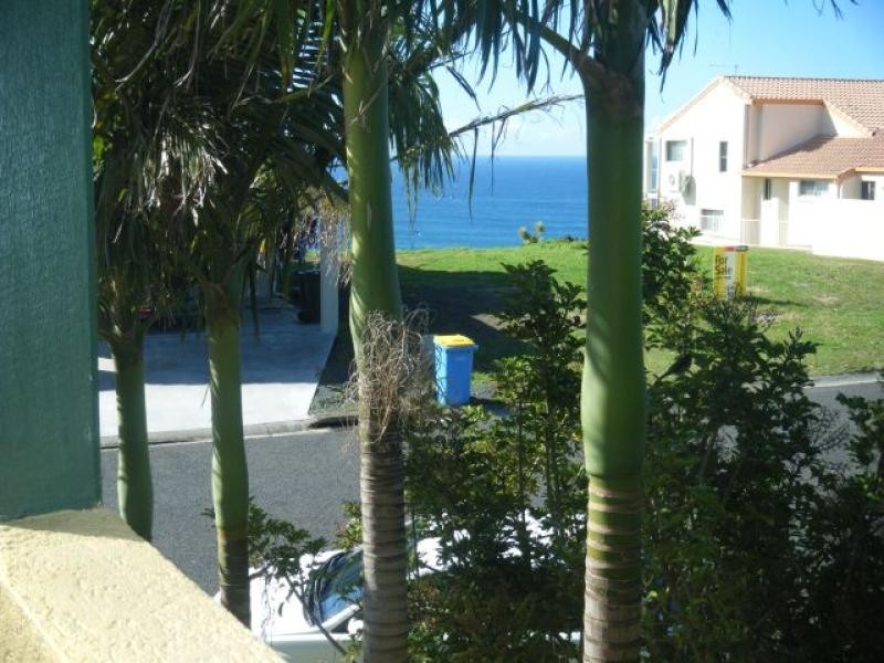 1/2 Henderson Place, Lennox Head NSW 2478