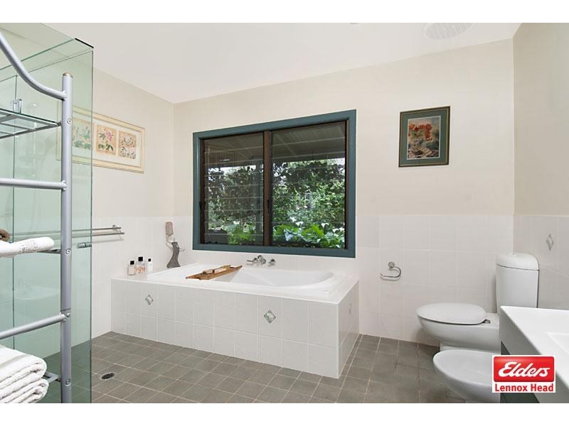 61 North Creek Road, Lennox Head NSW 2478