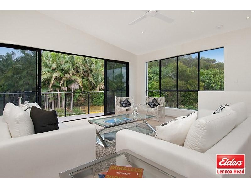 31 Kalemajere Drive, Suffolk Park NSW 2481