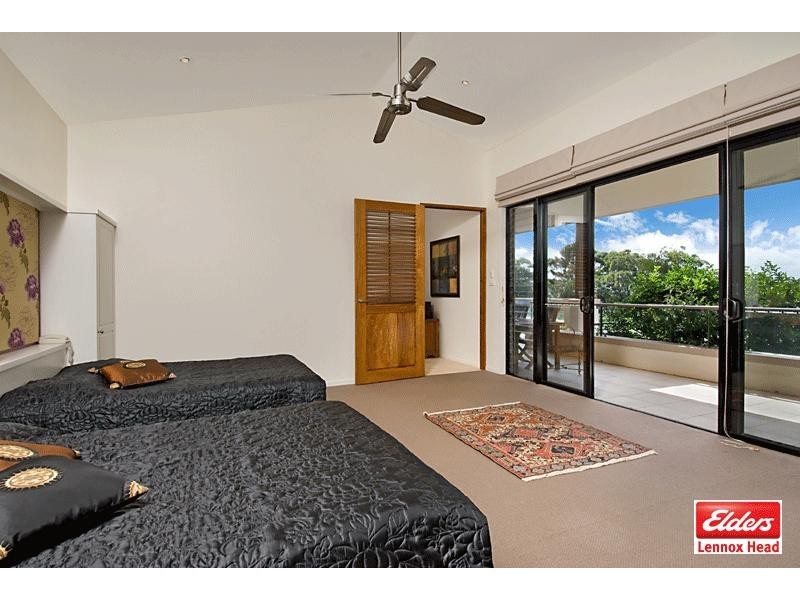8 Stonehenge Place, Lennox Head NSW 2478