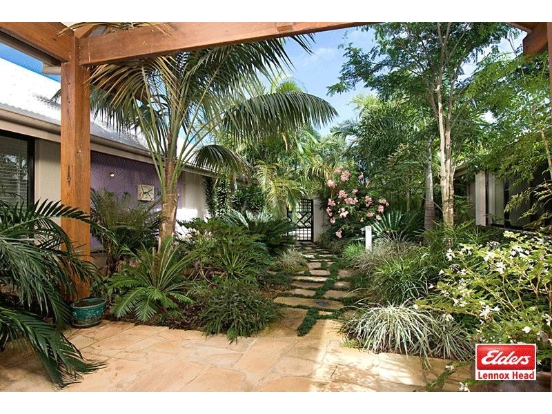 8 Stonehenge Place, Lennox Head NSW 2478