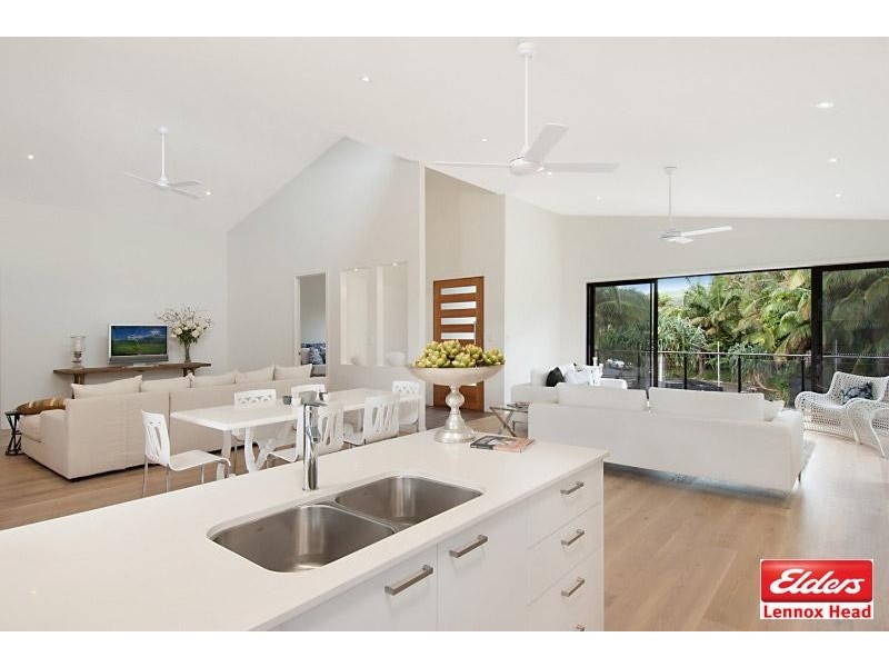 31 Kalemajere Drive, Suffolk Park NSW 2481