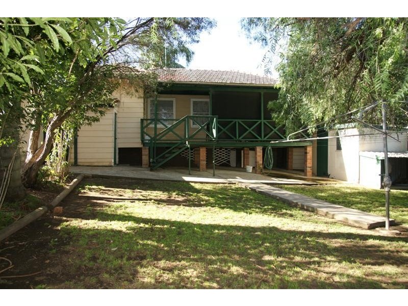 6 Farnsworth Avenue, Campbelltown NSW 2560
